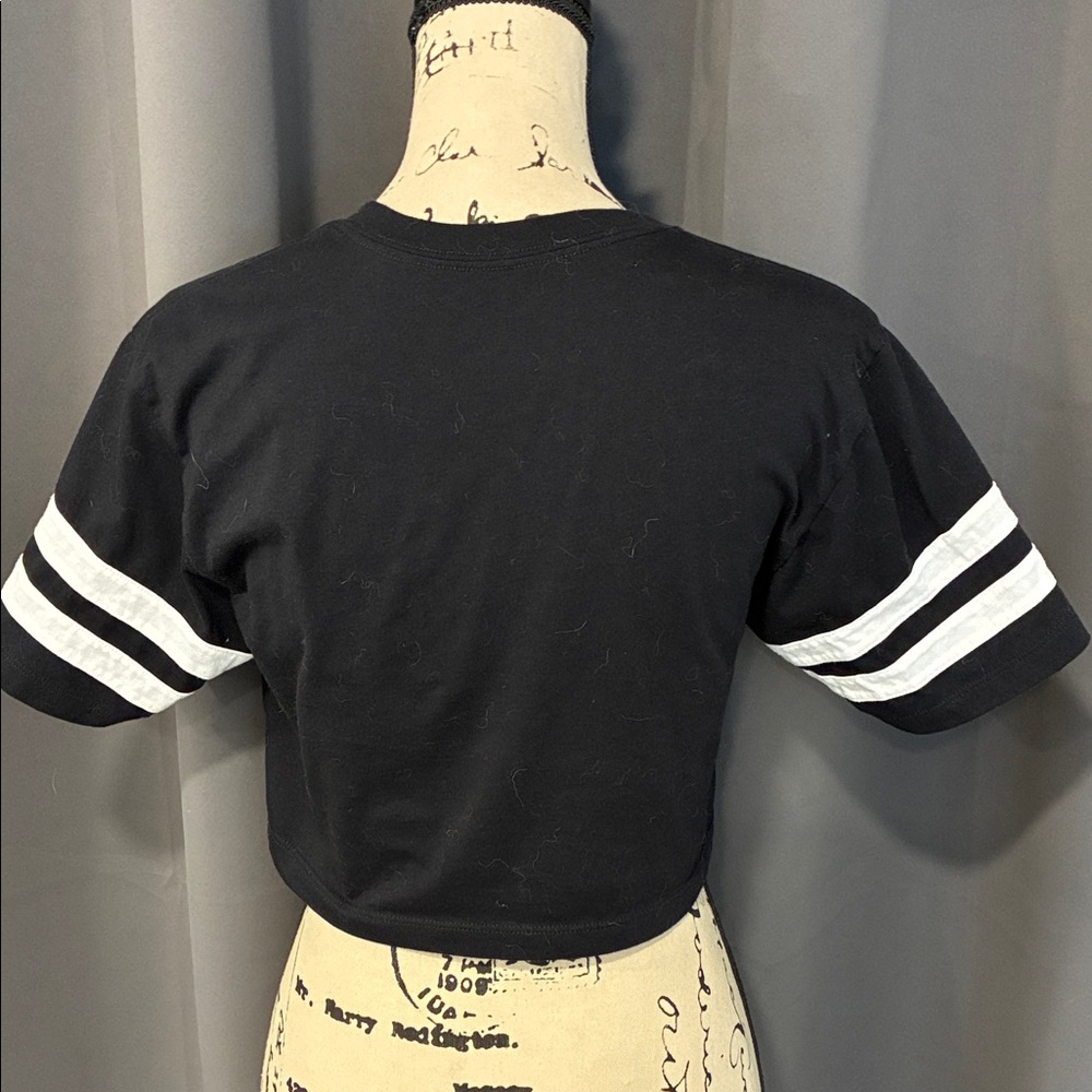 FRIENDS Black Graphic Tee - Picture 3 of 5